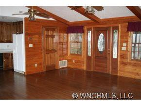 153 Fox Den Road - Photo 3