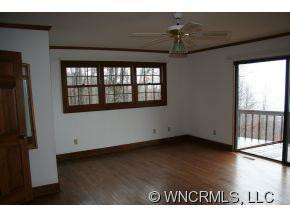 153 Fox Den Road - Photo 4