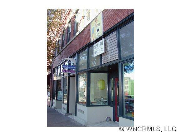 32 Broadway, #220