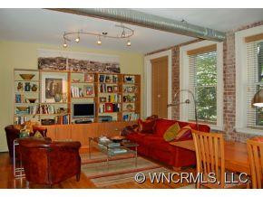 32 Broadway, #220 - Photo 2
