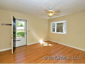 556 LAKESHORE DRIVE EXT. - Photo 4