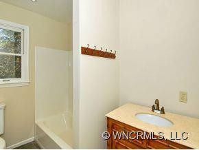 556 LAKESHORE DRIVE EXT. - Photo 8