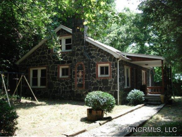 76 POPLAR DR