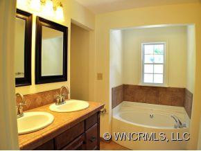 589 SAND HILL ROAD - Photo 7