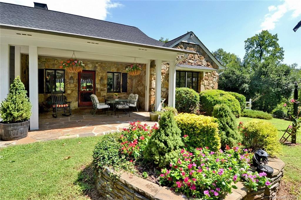 250 Sourwood Ridge Road - Photo 2