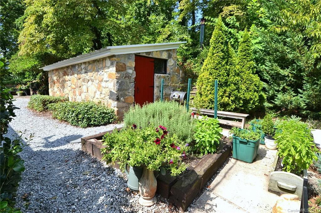 250 Sourwood Ridge Road - Photo 15