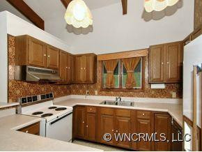 800 ROSEMOUNT ROAD - Photo 4