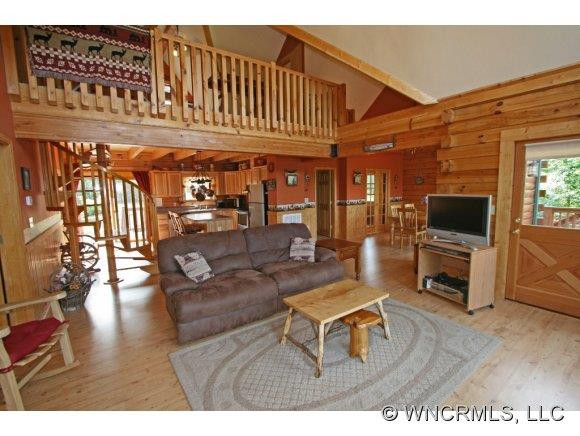 241 Stratford Drive (BIG VIEWS!)
