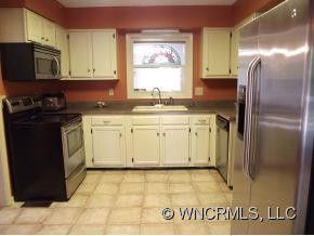 25 Woodmere Drive - Photo 3