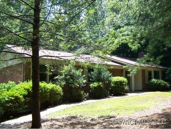 148 HAYWOOD KNOLLS DR
