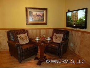 543 BEARWALLOW MOUNTAIN ROAD - Photo 5