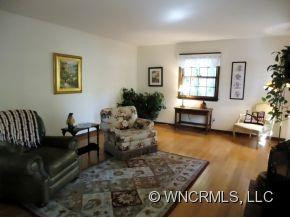 66 Rosewood Avenue - Photo 4
