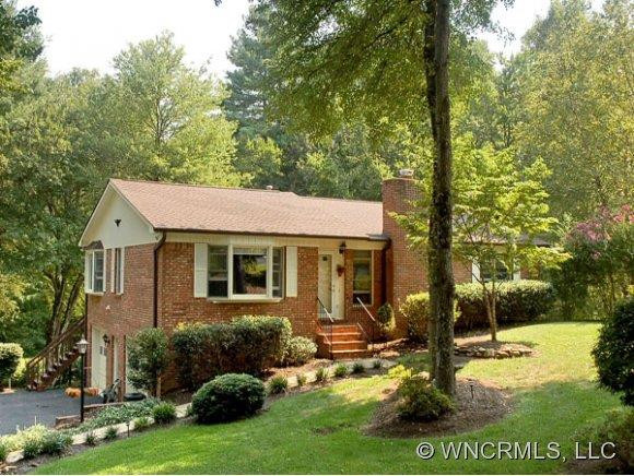 124 HAYWOOD KNOLLS DRIVE