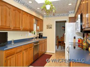 124 HAYWOOD KNOLLS DRIVE - Photo 4