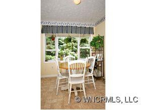 124 HAYWOOD KNOLLS DRIVE - Photo 5