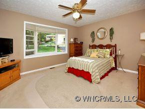 124 HAYWOOD KNOLLS DRIVE - Photo 7