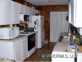 149 DELTA STREET - Photo 2