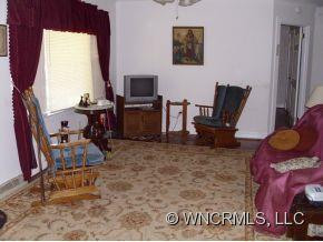 149 DELTA STREET - Photo 6