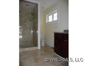 71 Galax - Photo 6