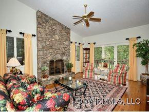 52 CLUBSIDE DRIVE - Photo 2