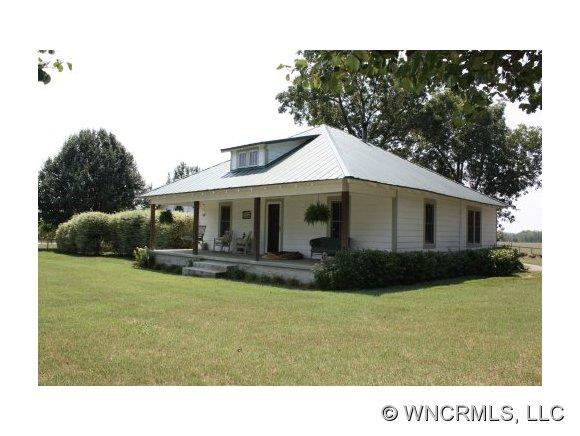 1390 Airport Road