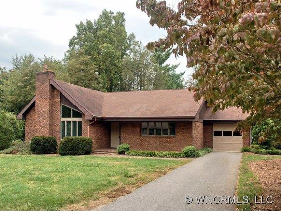 11 RIDGEFIELD PLACE