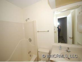 221 HAMPTON COURT - Photo 13
