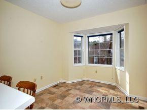 221 HAMPTON COURT - Photo 3