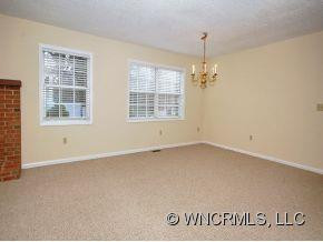 221 HAMPTON COURT - Photo 4