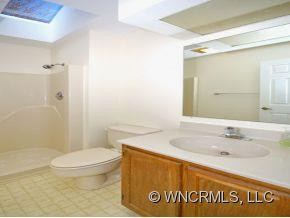 221 HAMPTON COURT - Photo 10