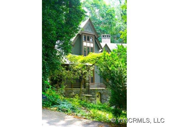 18 Cherokee Road