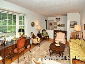 189 HAYWOOD KNOLLS DRIVE - Photo 2