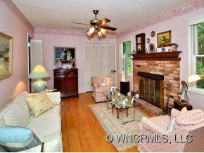 189 HAYWOOD KNOLLS DRIVE - Photo 6