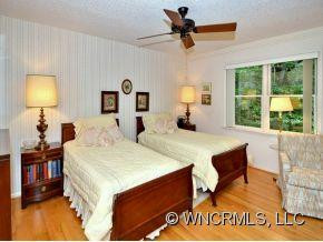 189 HAYWOOD KNOLLS DRIVE - Photo 7