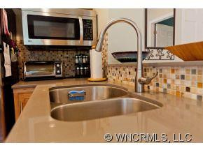 17 Bristol Pl - Photo 8