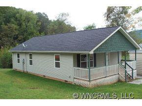 64 Moody Ave - Photo 2