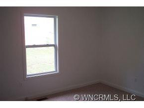 64 Moody Ave - Photo 7