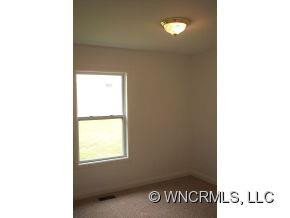 64 Moody Ave - Photo 8