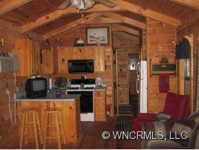77 Thornton - Photo 2