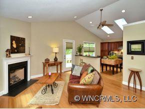 136 AURORA DRIVE - Photo 2