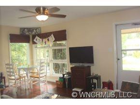 17 Barnard Avenue - Photo 2