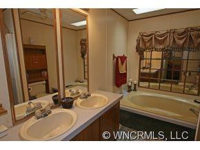 412 Island Creek Rd - Photo 10
