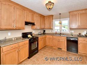 17 SOUTHERN FAIRWAY CT. - Photo 4