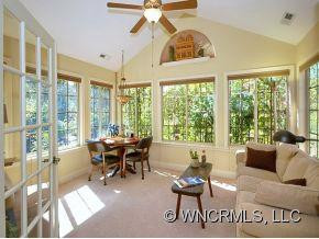 4 MOUNTAIN MEADOW CIRCLE - Photo 2