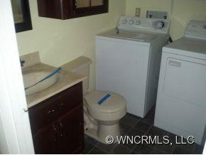 71 Hemlock St - Photo 4