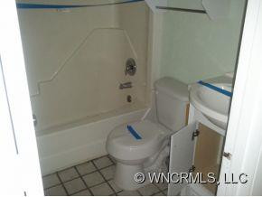 71 Hemlock St - Photo 5