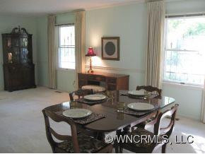 1072 Maplewood Court - Photo 3