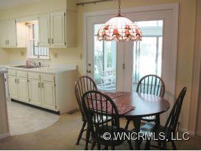 1072 Maplewood Court - Photo 7