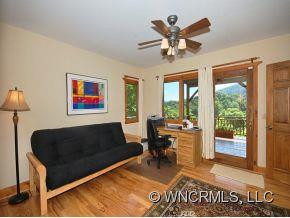 307 BANKER DRIVE - Photo 11