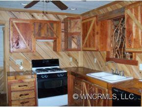355 Johnnys Creek Road - Photo 2